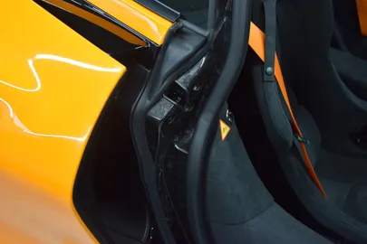 Car image 35