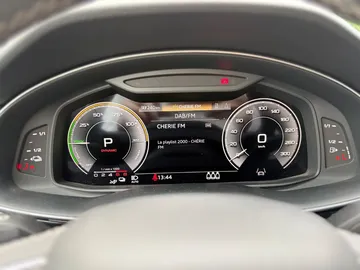 Car image 30