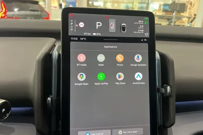Car image 15