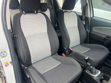 Car image 12