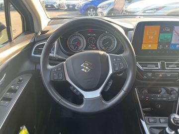 Car image 14