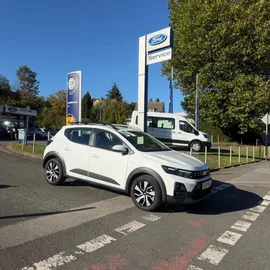 Car image 4