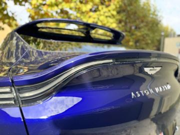 Car image 30