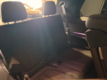 Car image 32
