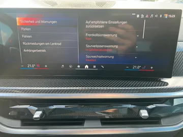 Car image 32