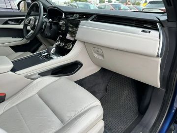 Car image 31