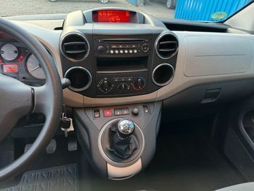 Car image 11