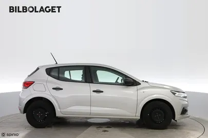 Car image 3