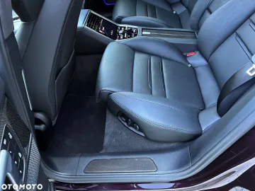Car image 40