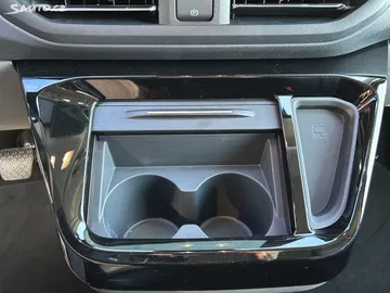 Car image 35