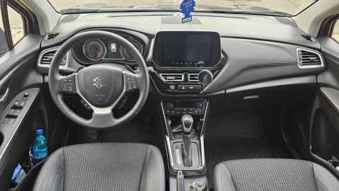 Car image 11