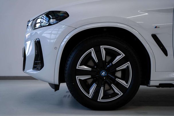 BMW iX3 M Sport 210 kW image number 6