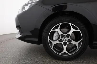 Car image 30