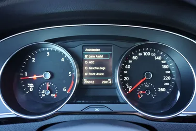 Car image 35