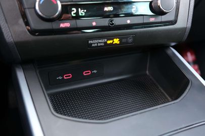 Car image 36