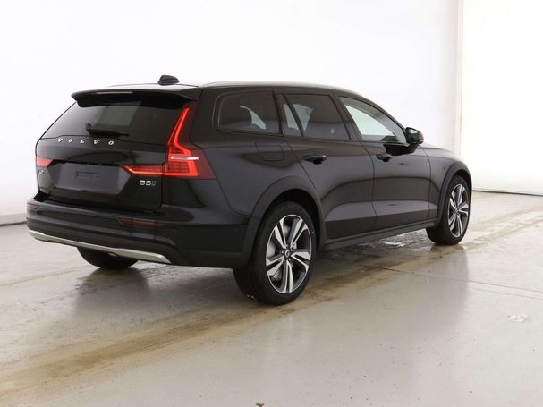 Volvo V60 Cross Country AWD Ultimate 184 kW image number 3