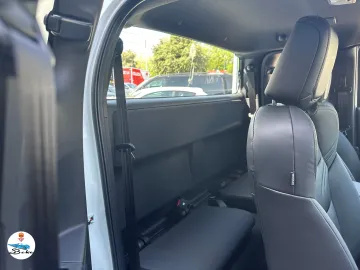 Car image 29
