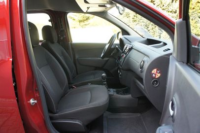 Car image 20