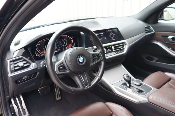 BMW 320i Touring 135 kW image number 14