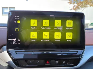 Car image 34