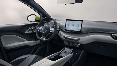 Car image 4