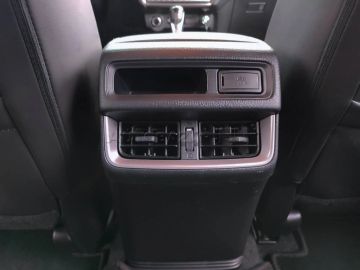 Car image 36