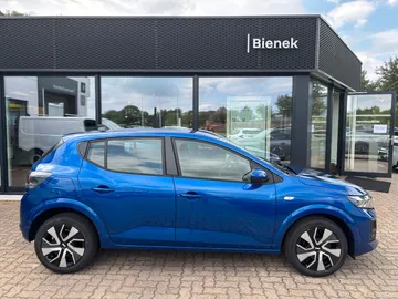 Car image 3
