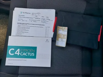 Car image 25