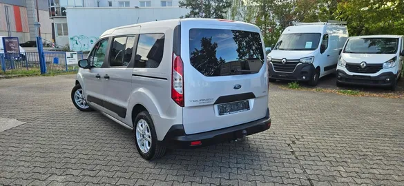 Car image 36