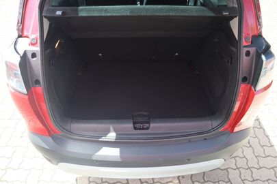 Car image 32