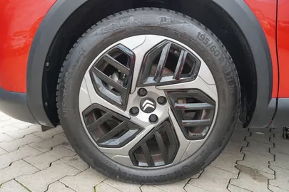 Car image 34