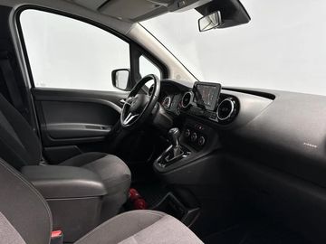 Car image 24