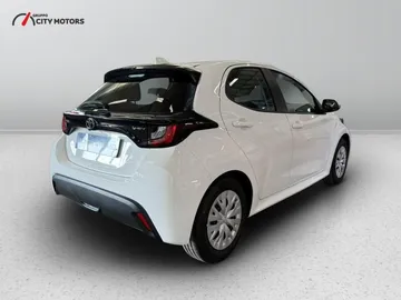 Car image 2