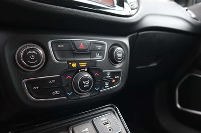 Car image 37