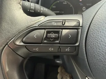 Car image 37