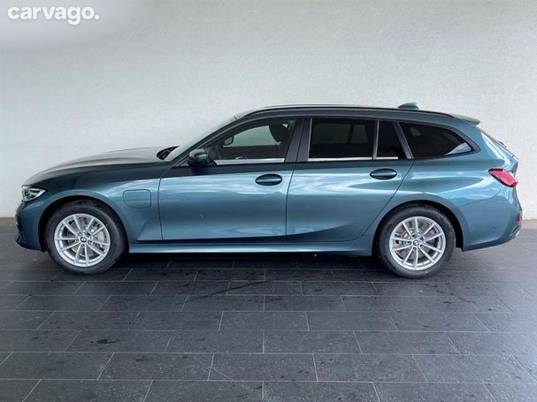 BMW 330 e Touring xDrive 215 kW image number 3