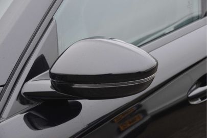 Car image 37