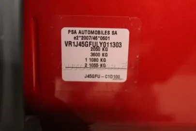 Car image 28