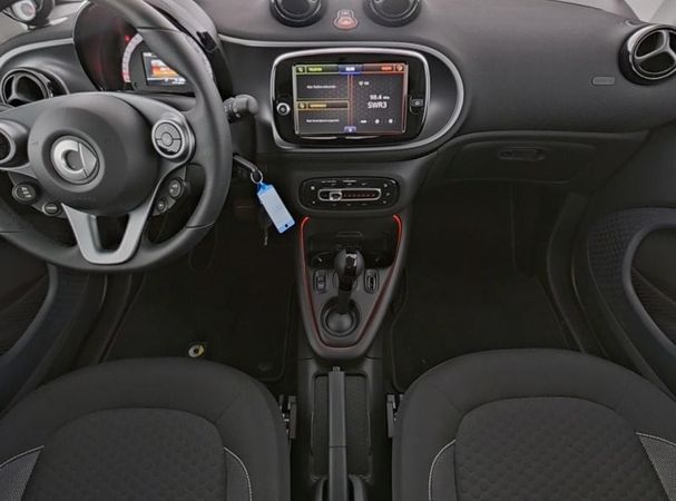 Smart ForTwo coupe EQ passion 60 kW image number 4