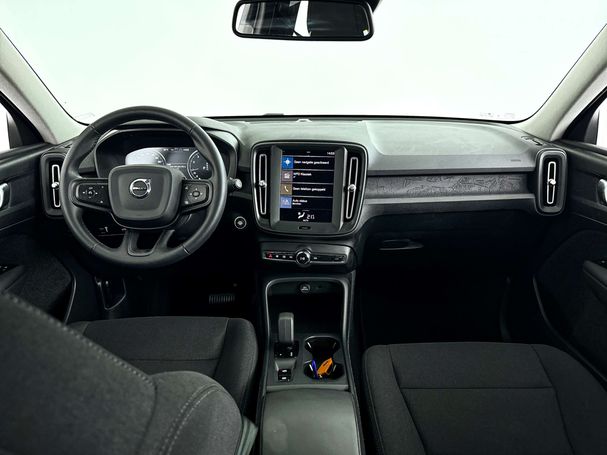 Volvo XC40 T2 Core Momentum 95 kW image number 7