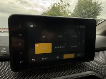 Car image 29