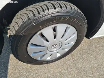 Car image 24
