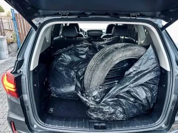 Car image 33