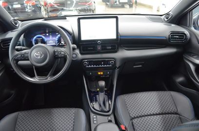 Car image 16