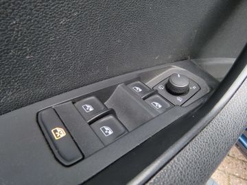 Car image 35