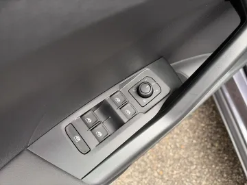 Car image 50