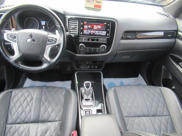 Mitsubishi Outlander 4WD 165 kW image number 13