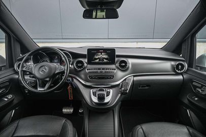 Car image 33