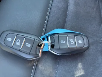 Car image 25