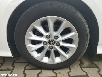 Car image 27